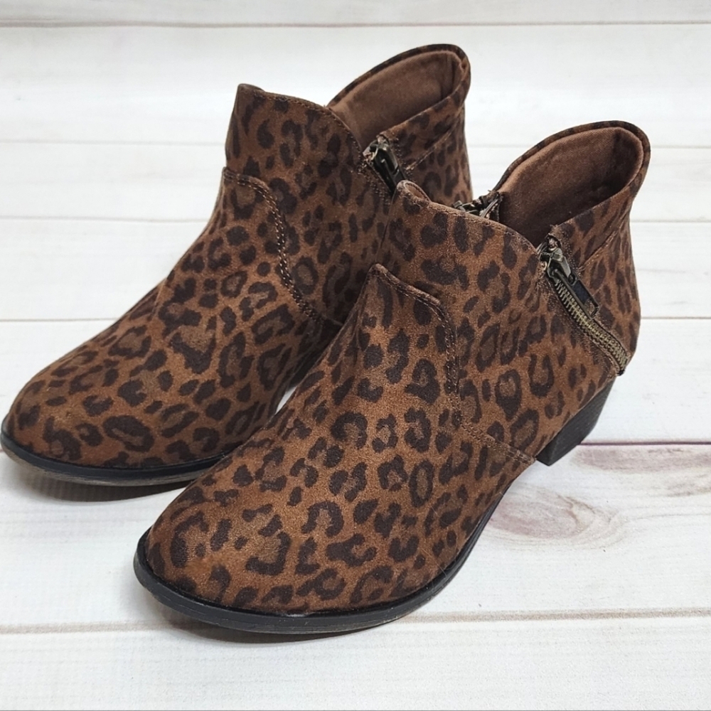 American Rag Abby Leopard Ankle Booties Size 6.5 - New In Box *Flaw*